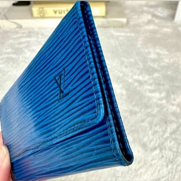 LV Epi Key Holder - Picture 6 of 7